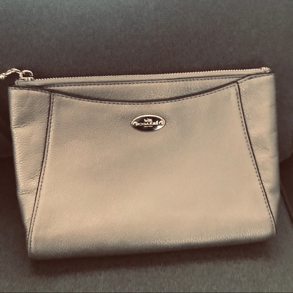 Bags - Picture 2 of 5